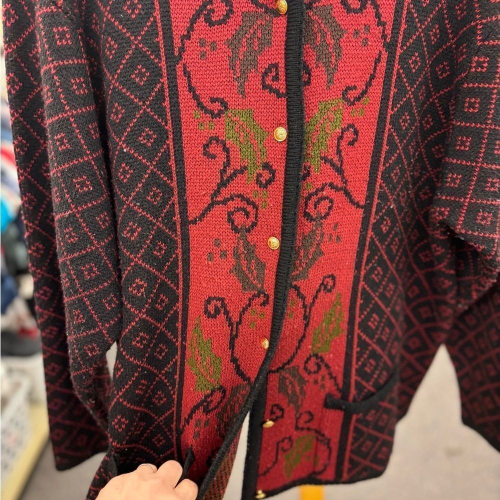 🛍️ Crystal Kobe ladies XL red green cardigan - Picture 3 of 5